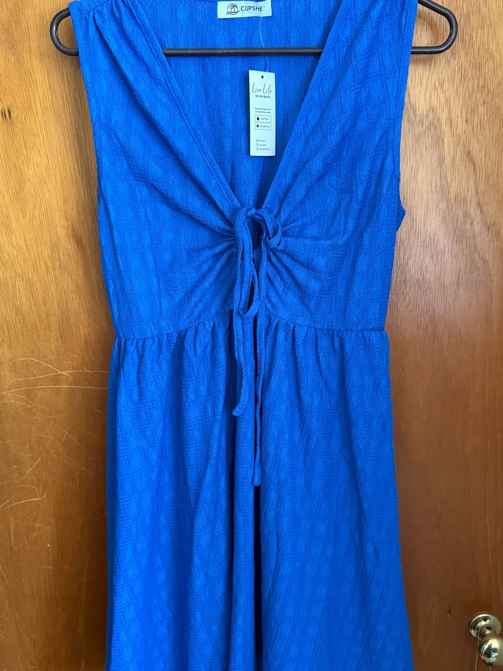Cupshe tie- front keyhole Dress